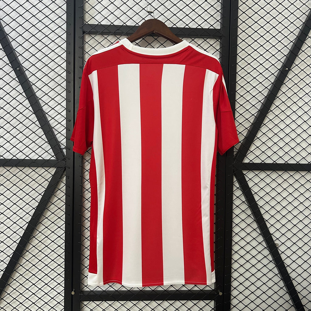 LOCAL 2015/16 · southampton · Vista trasera