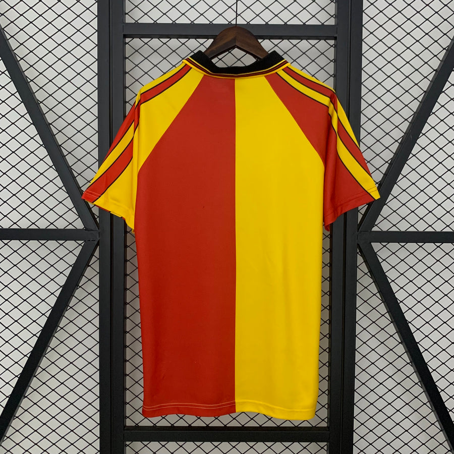 LOCAL 1998/99 · galatasaray · Vista trasera
