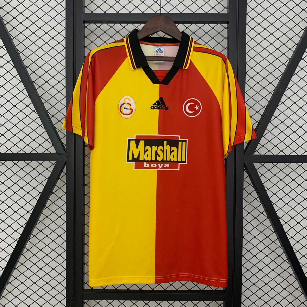 LOCAL 1998/99 · galatasaray · Vista y detalles
