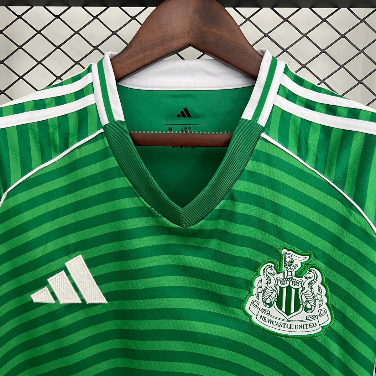 VISITANTE 2025/26 · newcastle united · Vista y detalles
