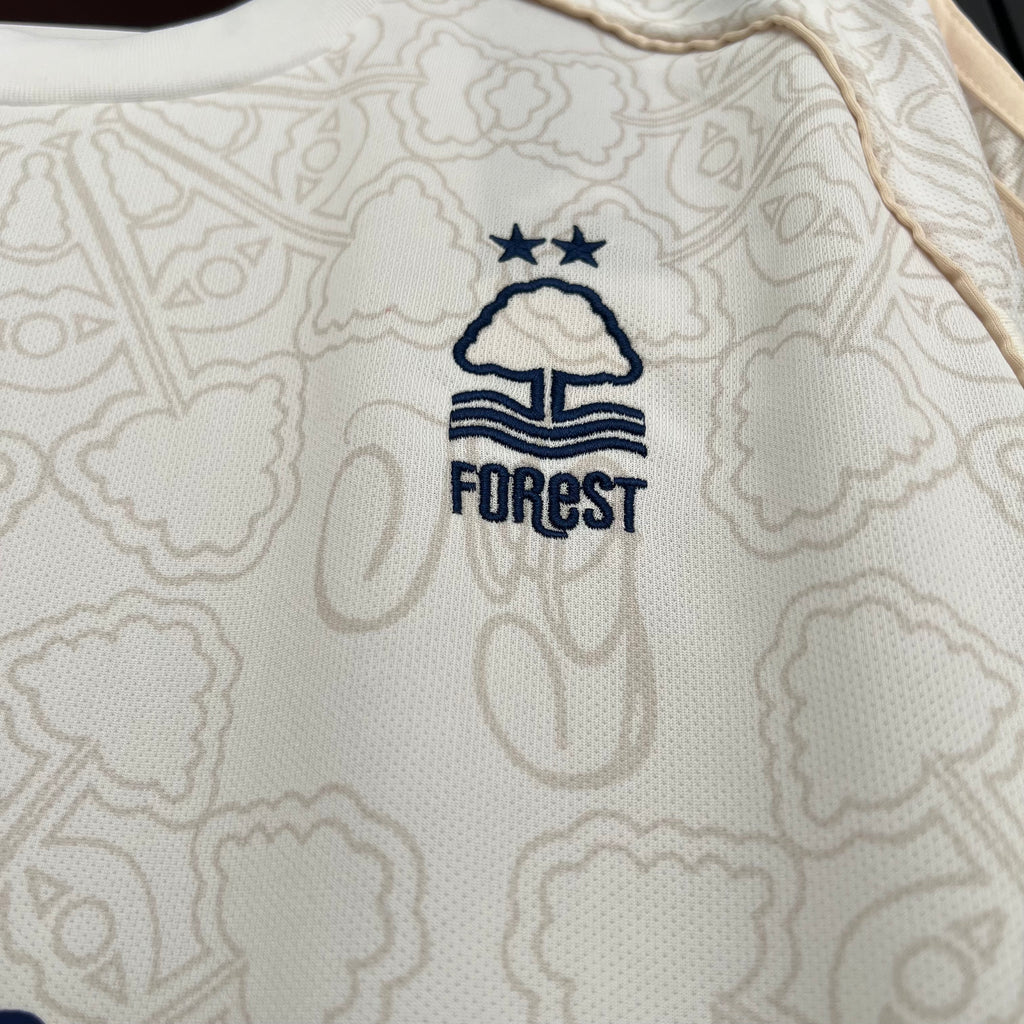 VISITANTE 2025/26 · nottingham forest · Vista y detalles