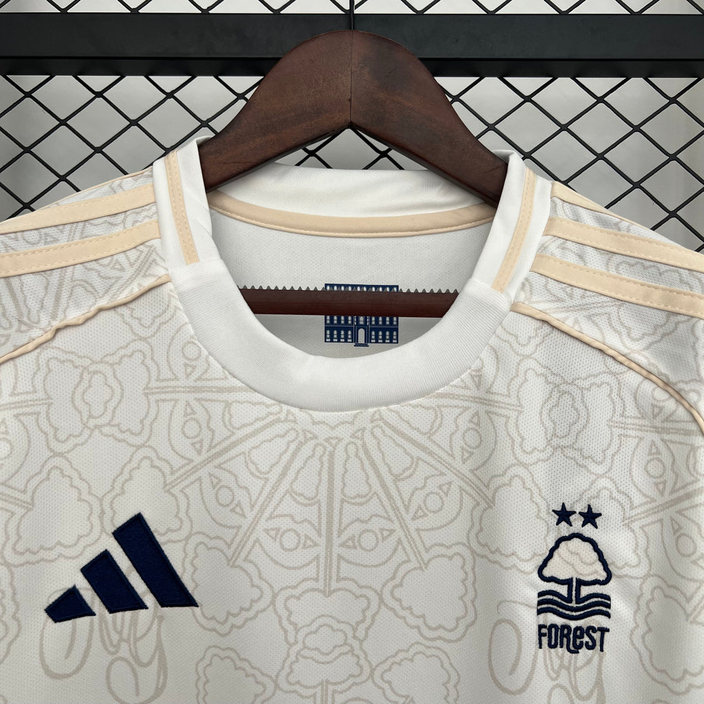 VISITANTE 2025/26 · nottingham forest · Vista y detalles