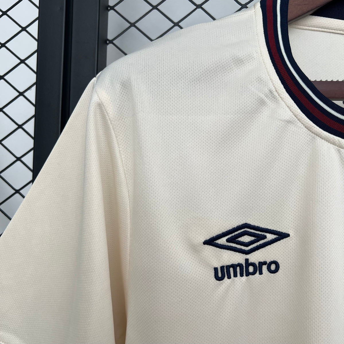 VISITANTE 2025/26 · west ham united · Vista y detalles