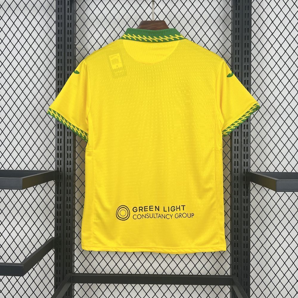 LOCAL 2024/25 · norwich city · Vista trasera