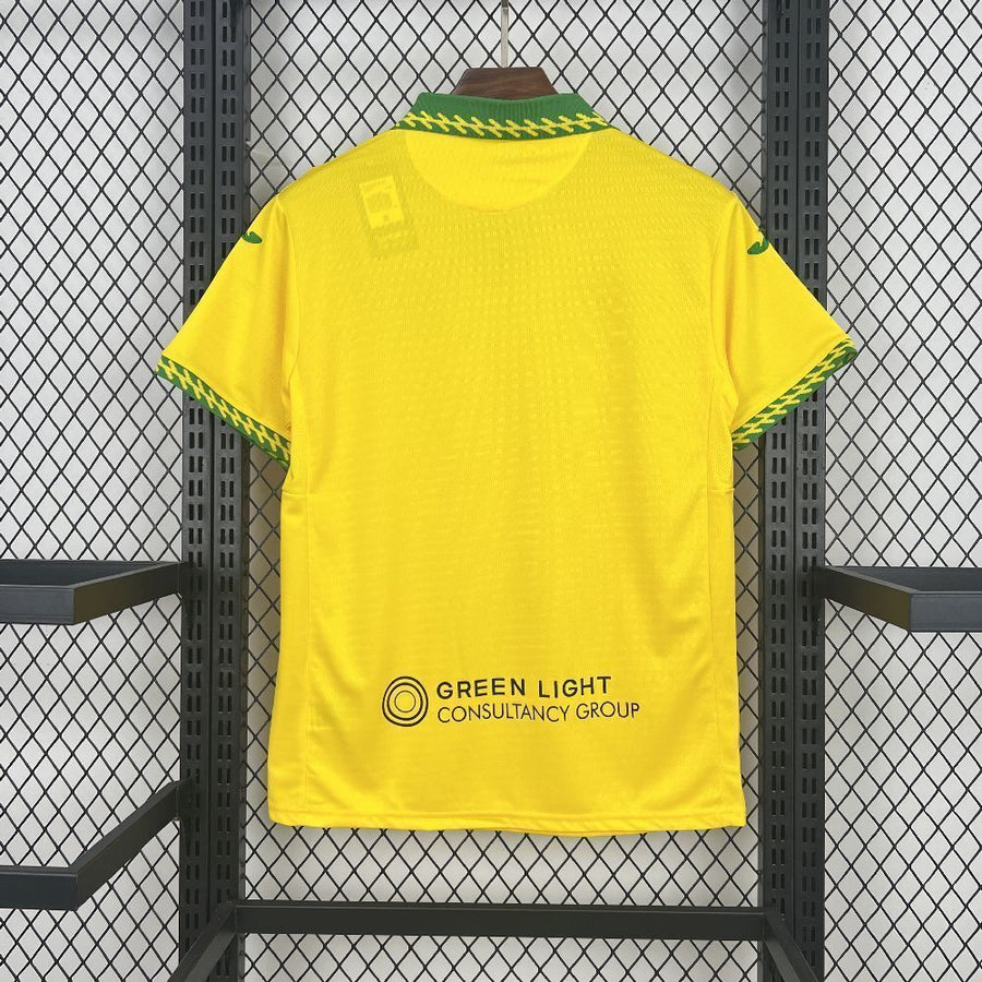 LOCAL 2024/25 · norwich city · Vista trasera
