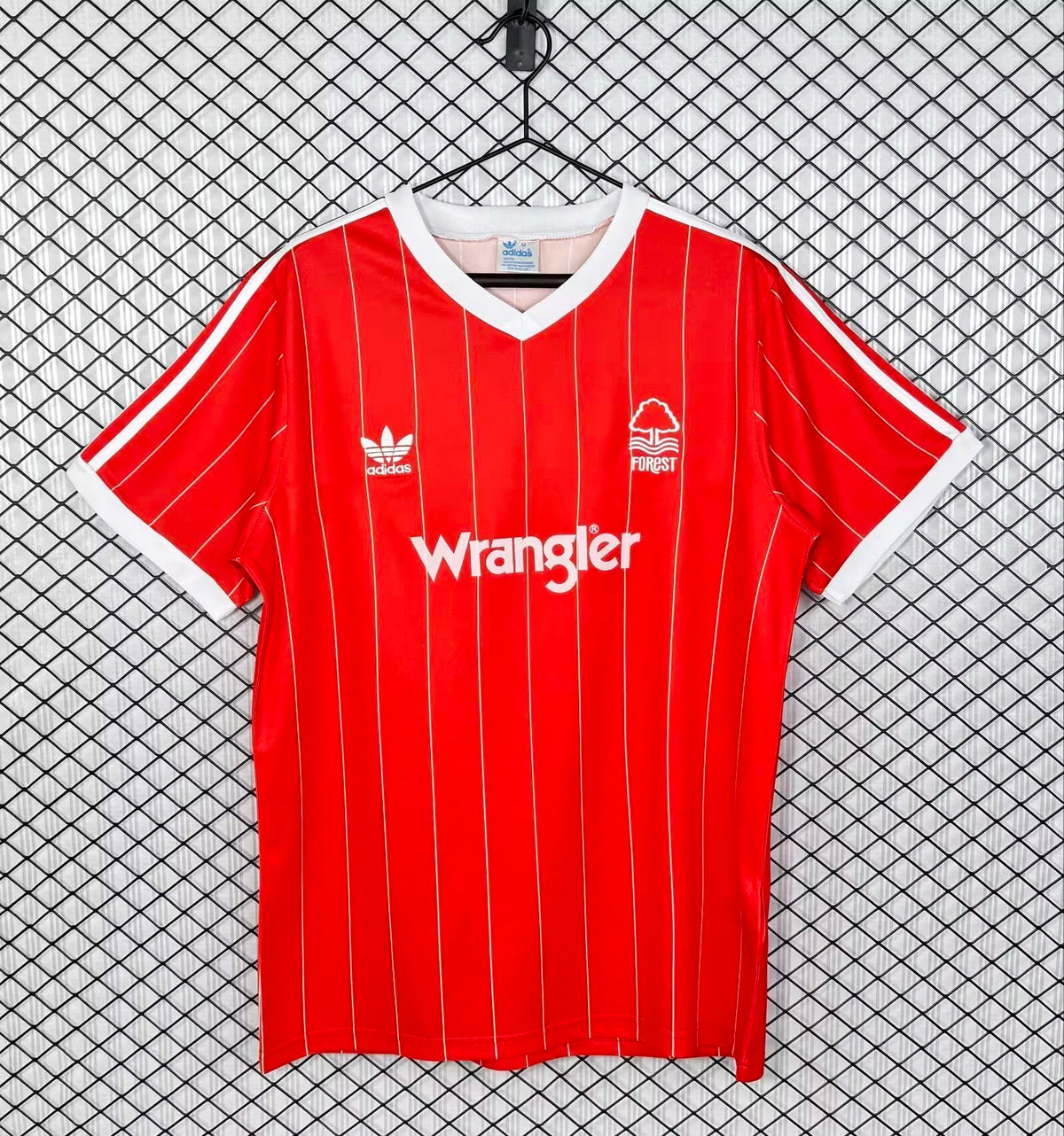 LOCAL 1982/84 · nottingham forest · Vista y detalles