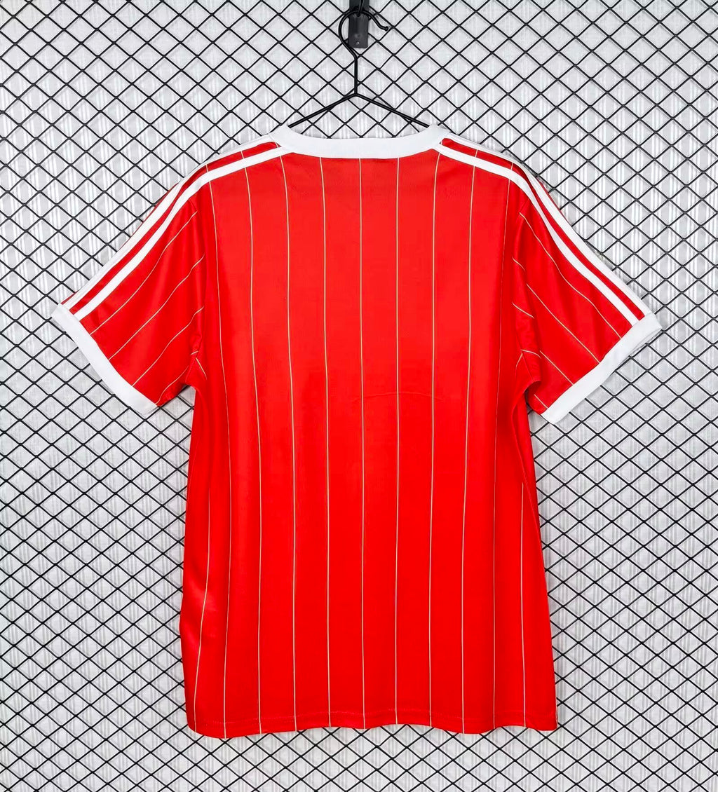 LOCAL 1982/84 · nottingham forest · Vista trasera