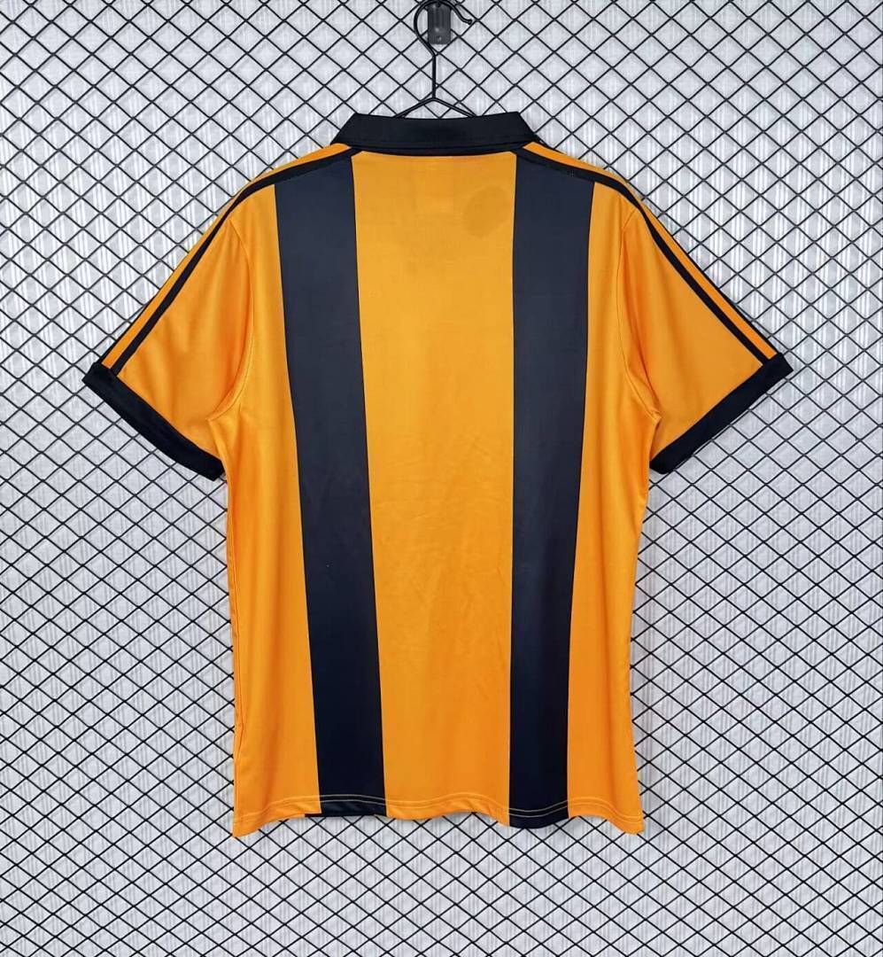 LOCAL 1981/82 · hull city · Vista trasera