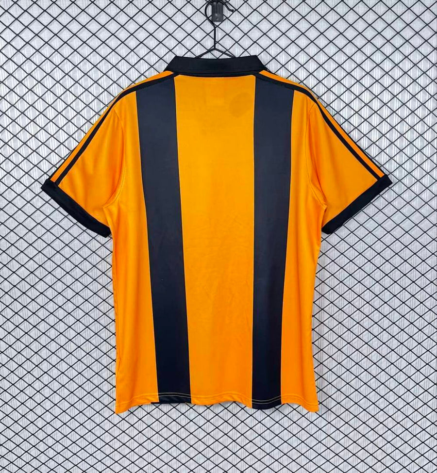 LOCAL 1981/82 · hull city · Vista trasera