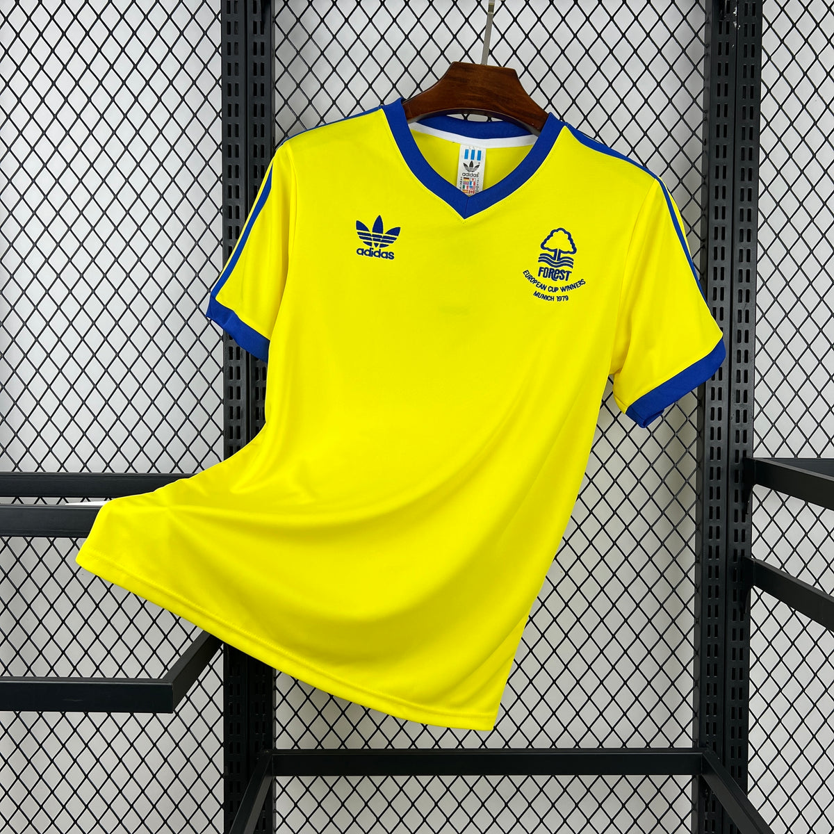 VISITANTE 1977/78 · nottingham forest · Vista y detalles