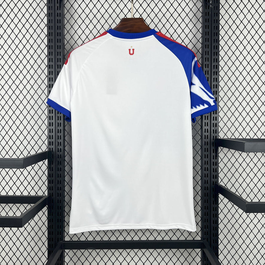 VISITANTE 2026/27 · universidad de chile · Vista trasera