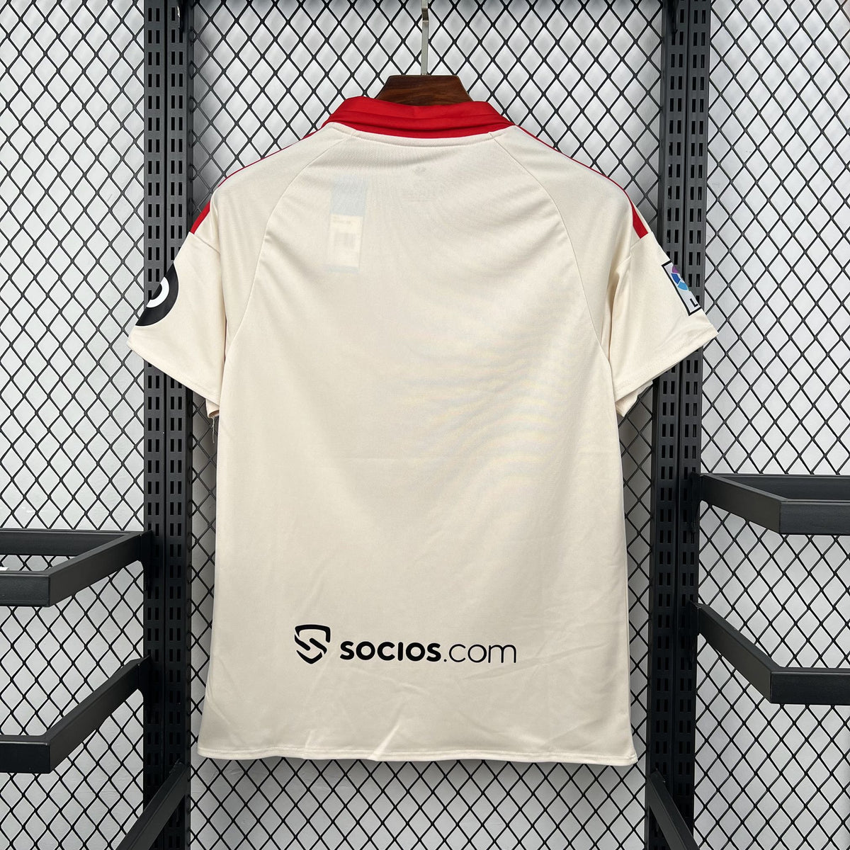 EDICIÓN ESPECIAL 2025/26 · sevilla · Vista trasera