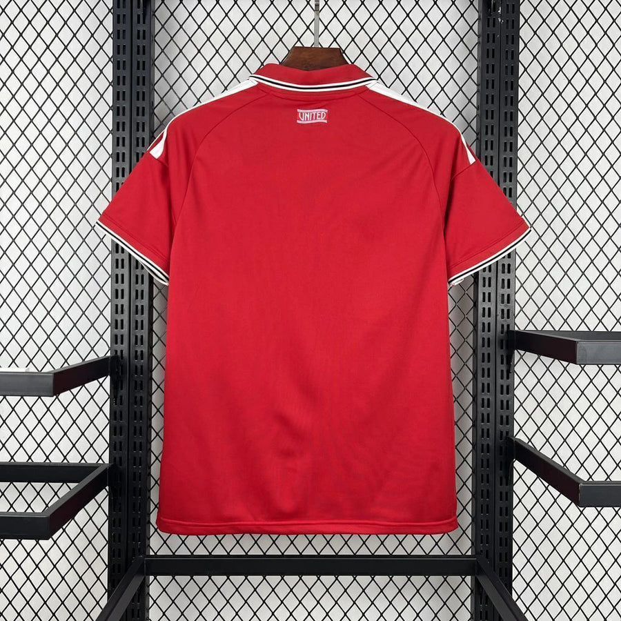 LOCAL 2026/27 · manchester united · Vista trasera